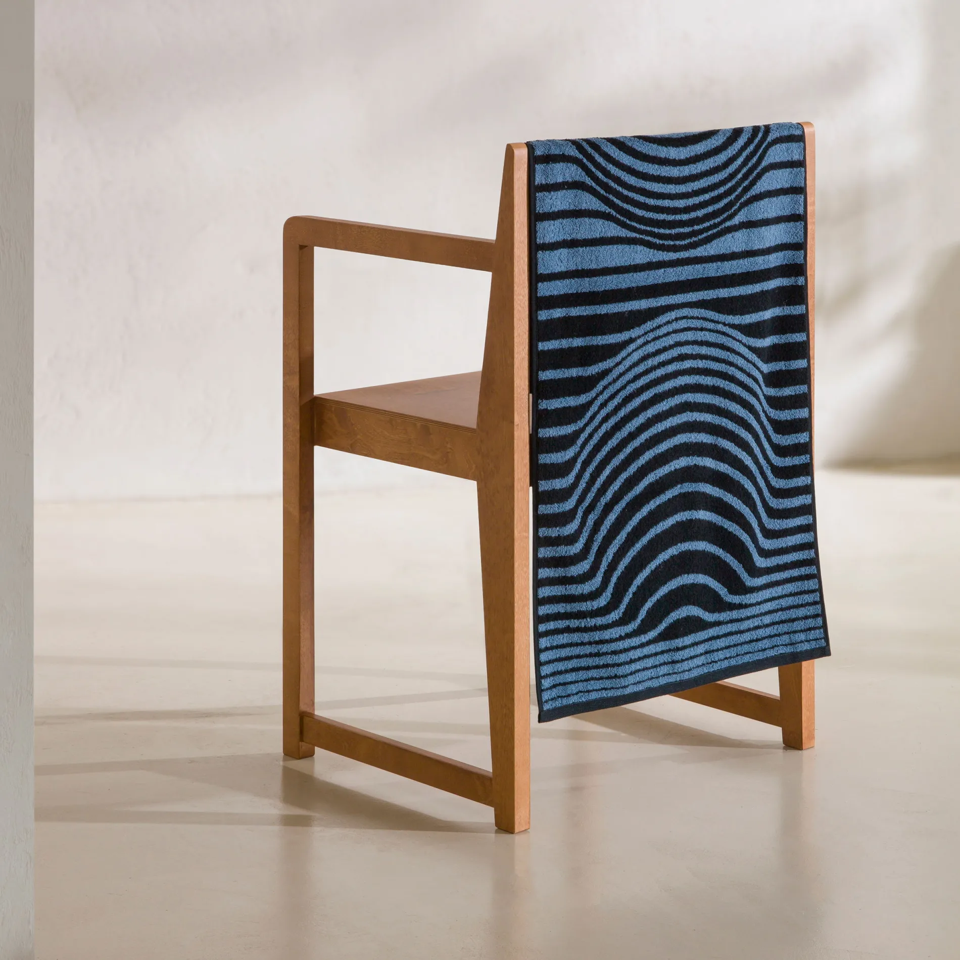 MÖVE Duschtücher-Illusions Duschtuch 67X140 cm(steelblue/black)