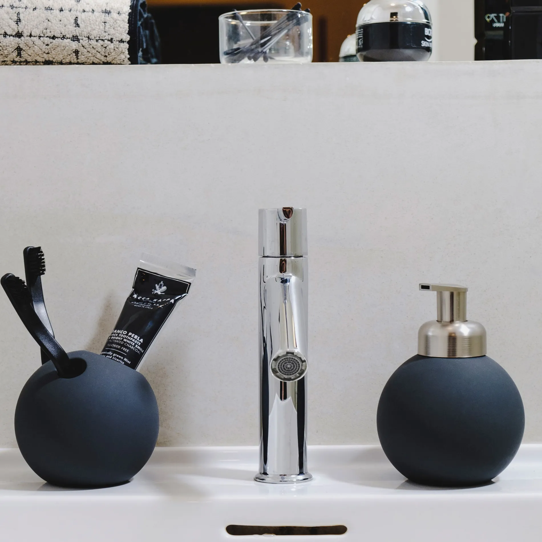 MÖVE Zahnputzbecher-New Orbit Zahnbürstenhalter(graphite)